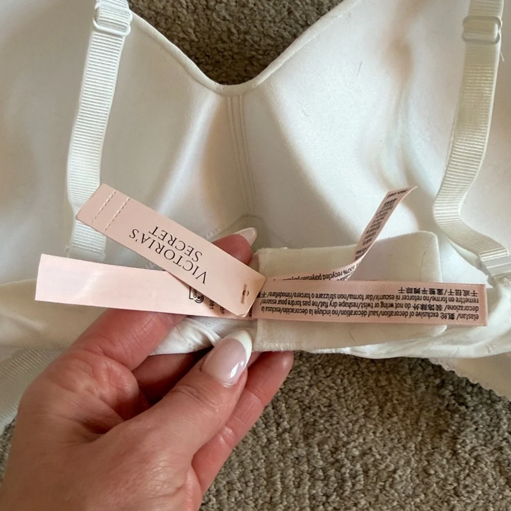 NWT Victoria's Secret Lightly Lined Wireless T-Shirt Bra - Picture 3 of 8